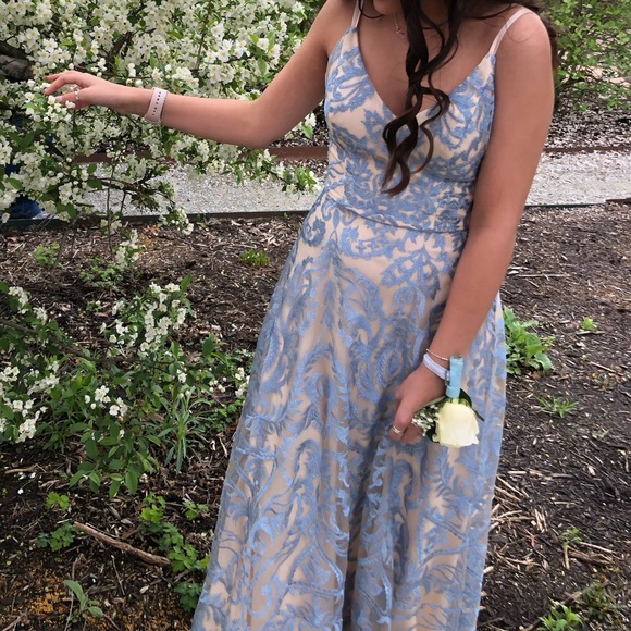 Windsor Prom Dress - Picture 3 of 4